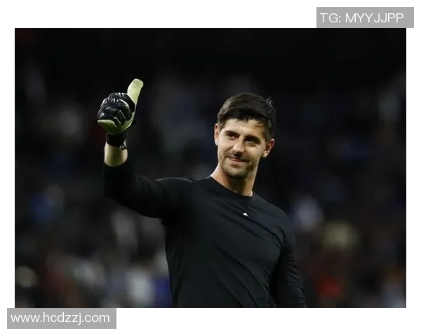 库尔图瓦：从守门员到足球传奇的成长之路与辉煌成就分析